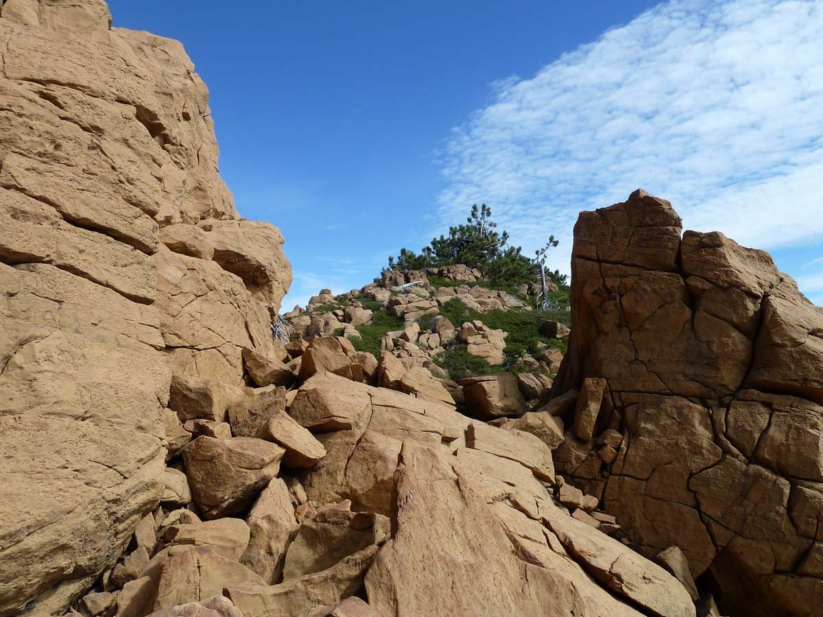 Ultra-mafic outcrops on the Siskiyou Crest